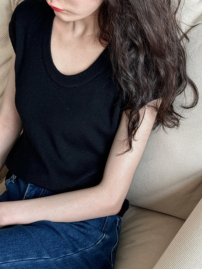 Minimal U-Neck Knit T-Shirt — BL1001
