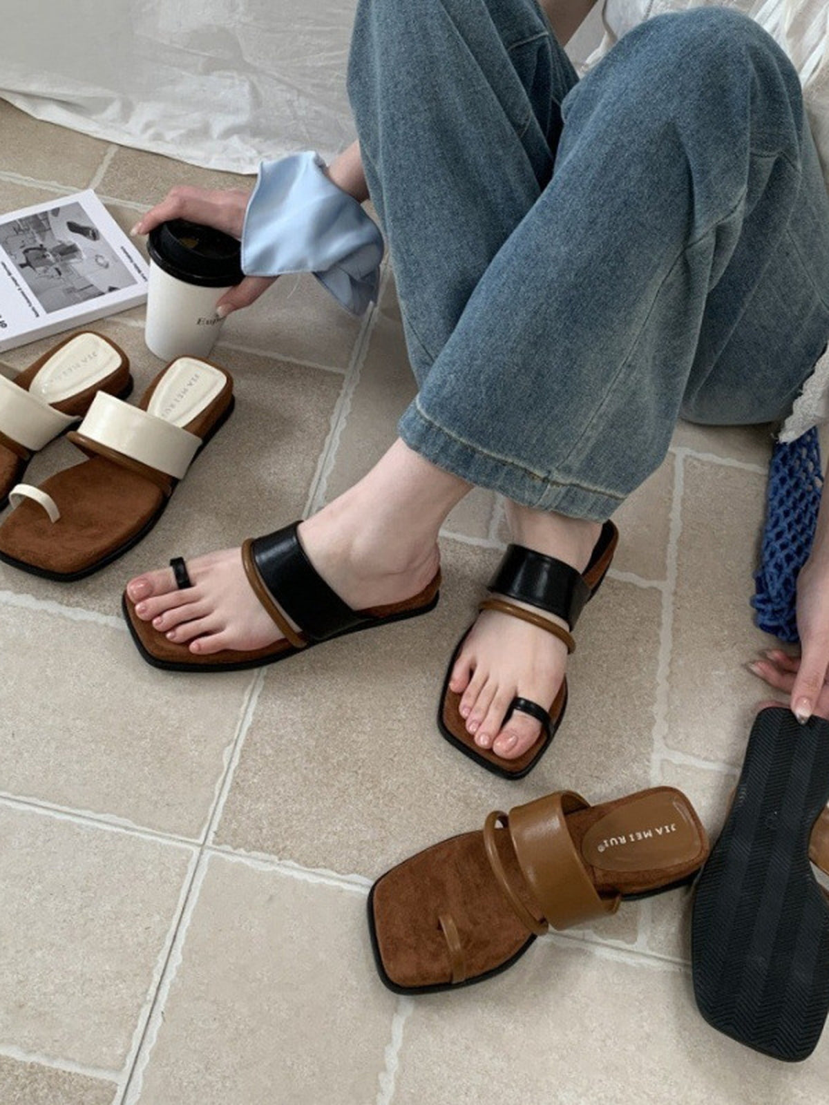 Toe Ring Line Sandals — BL1005