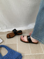 Toe Ring Line Sandals — BL1005