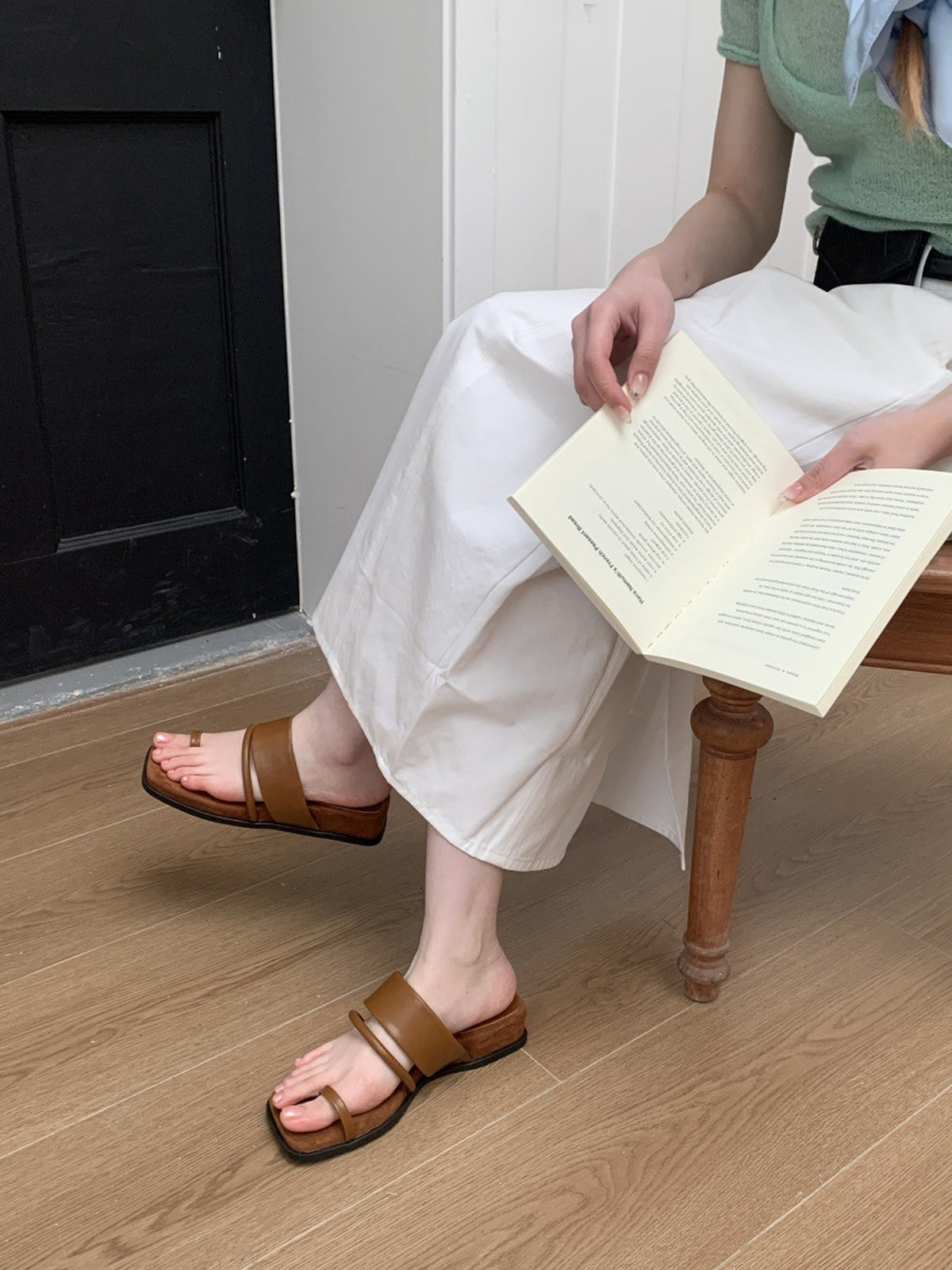 Toe Ring Line Sandals — BL1005