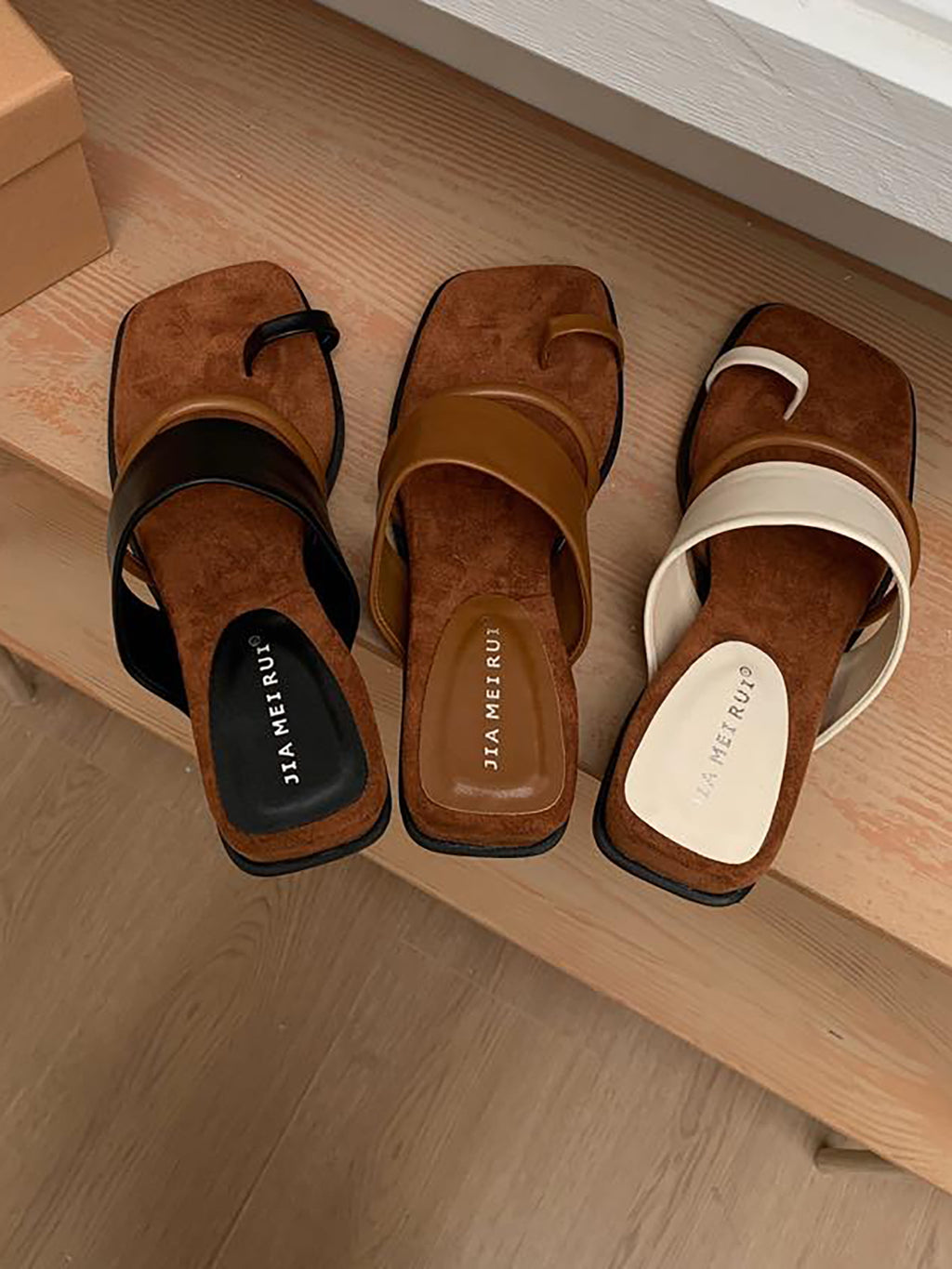 Toe Ring Line Sandals — BL1005