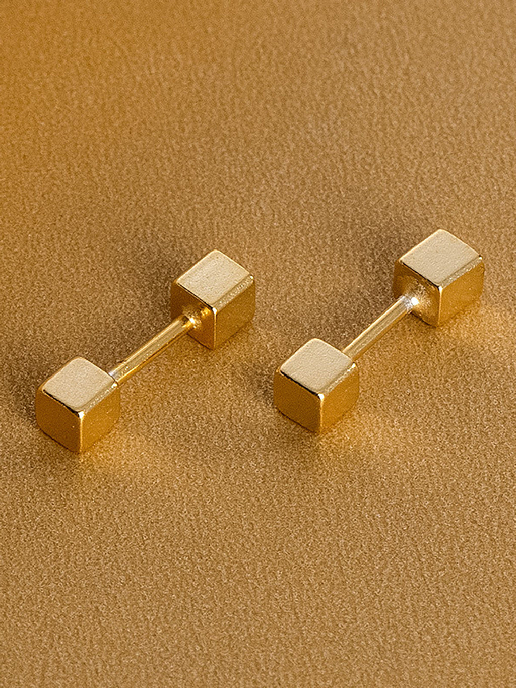 Minimal Cube Stud Pierced Earrings — BL1028