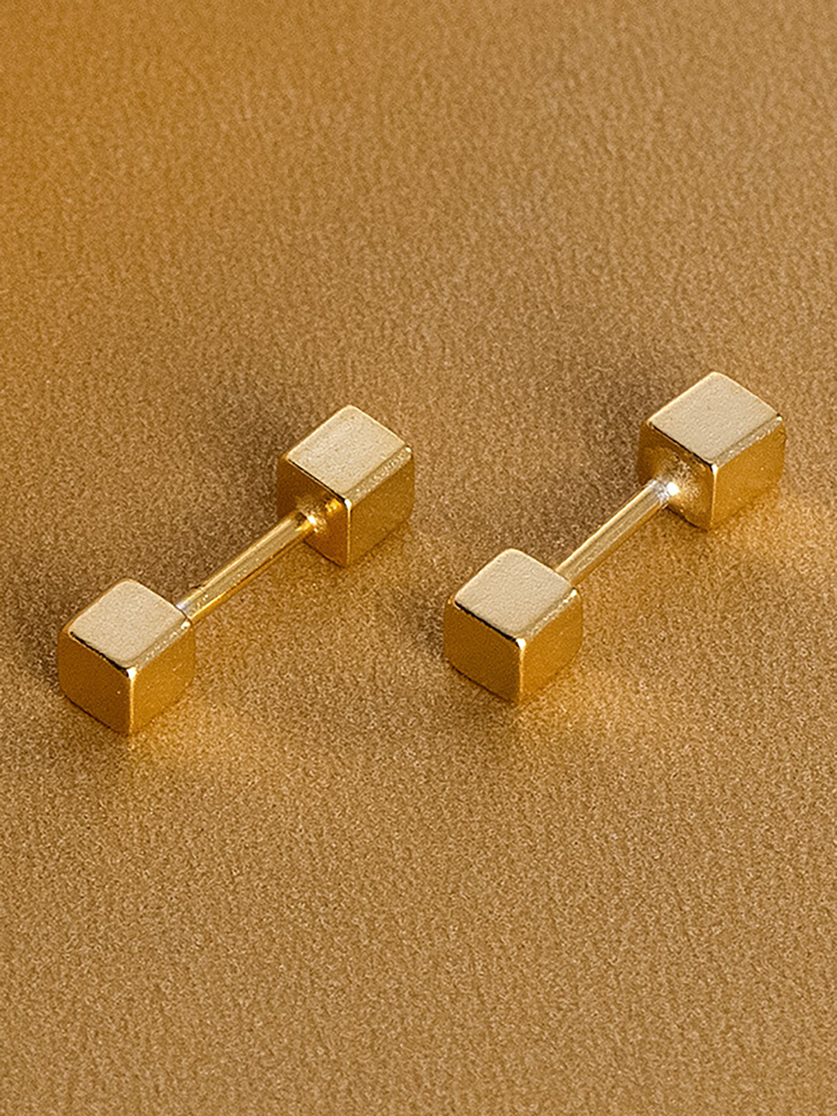 Minimal Cube Stud Pierced Earrings — BL1028