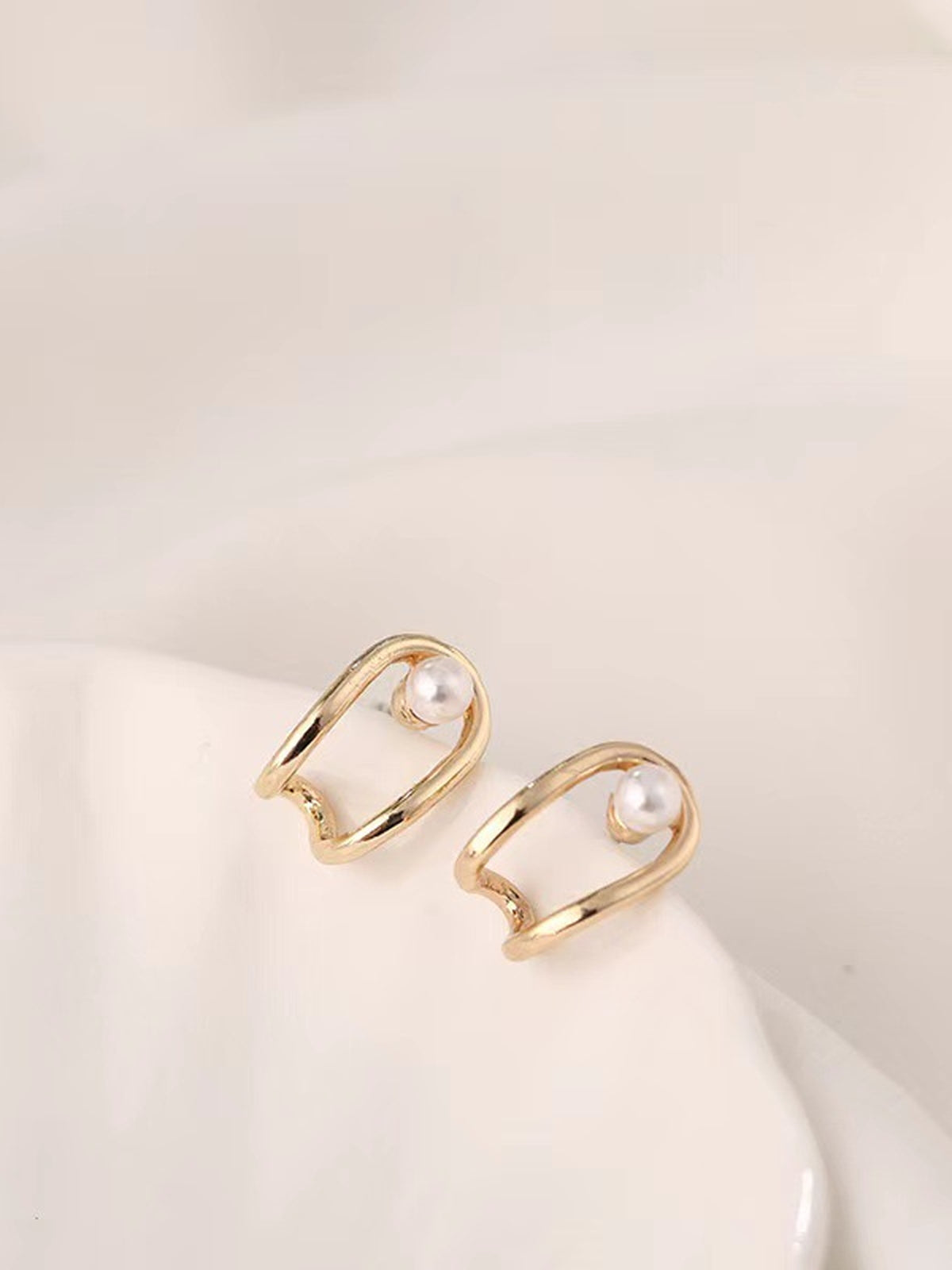 Pearl Gold Loop Pierced Earrings — BL1030