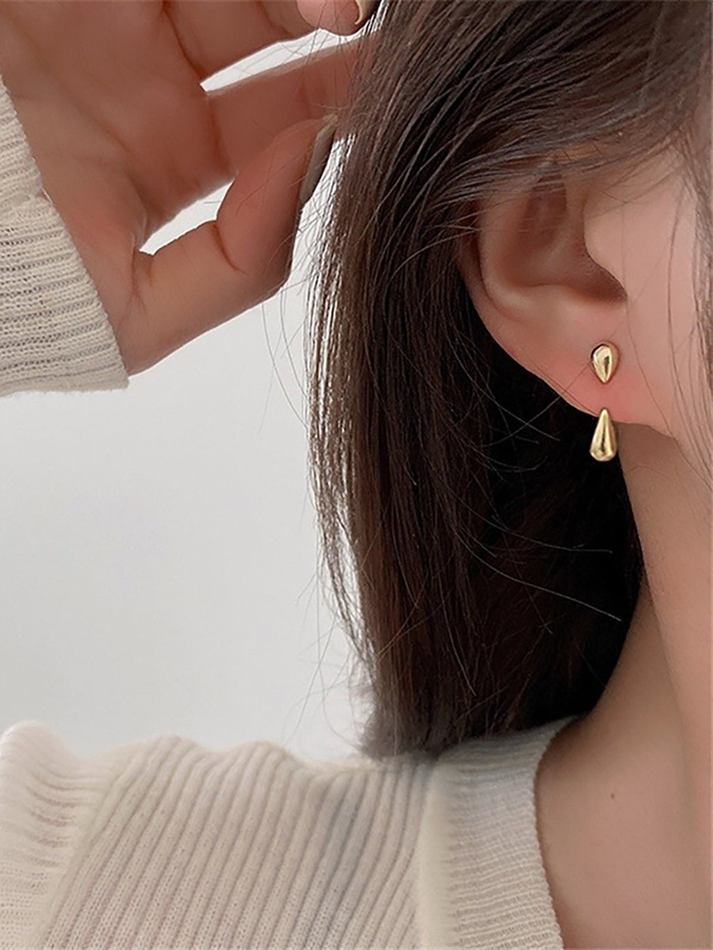 Teardrop Pierced Earrings — BL1032