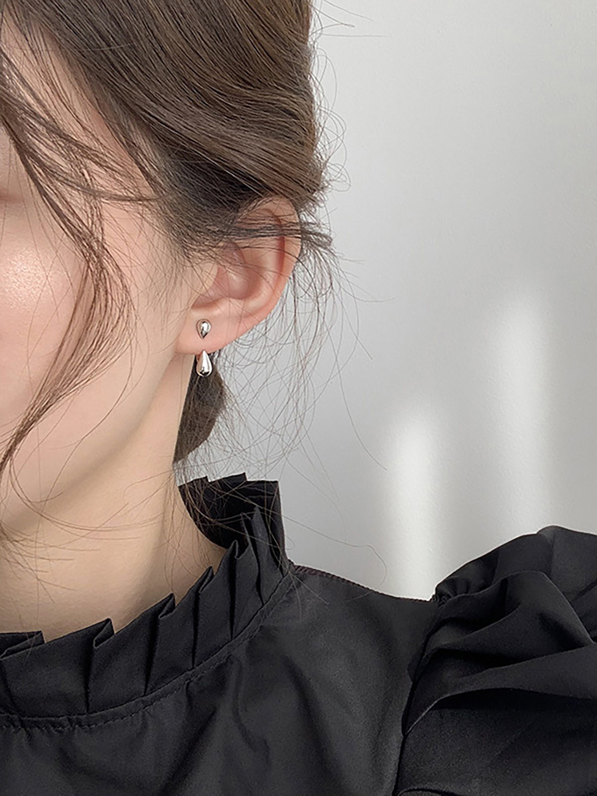 Teardrop Pierced Earrings — BL1032
