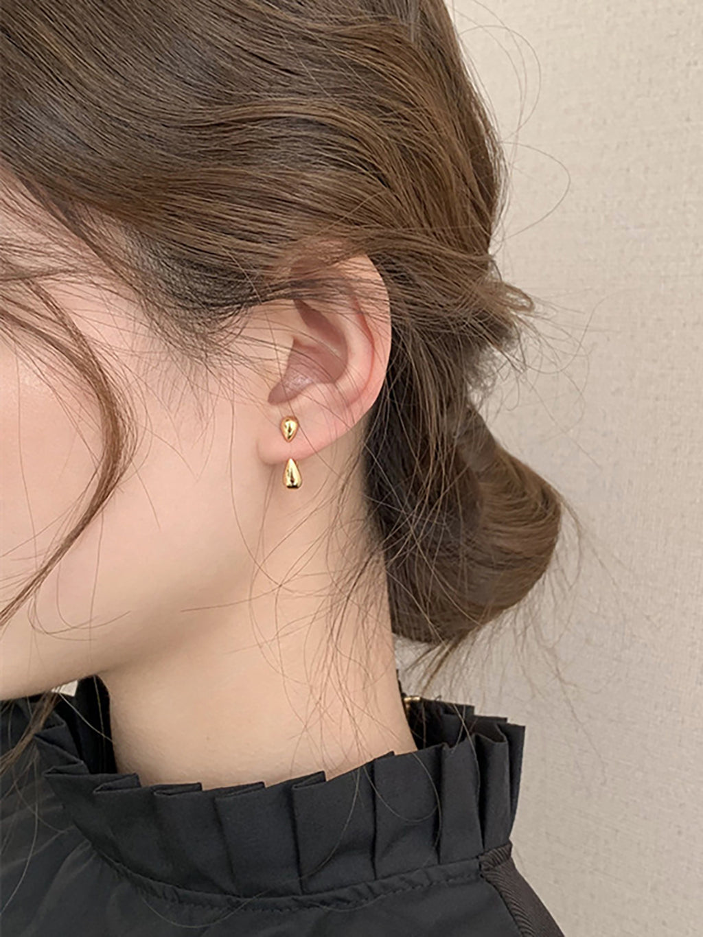 Teardrop Pierced Earrings — BL1032