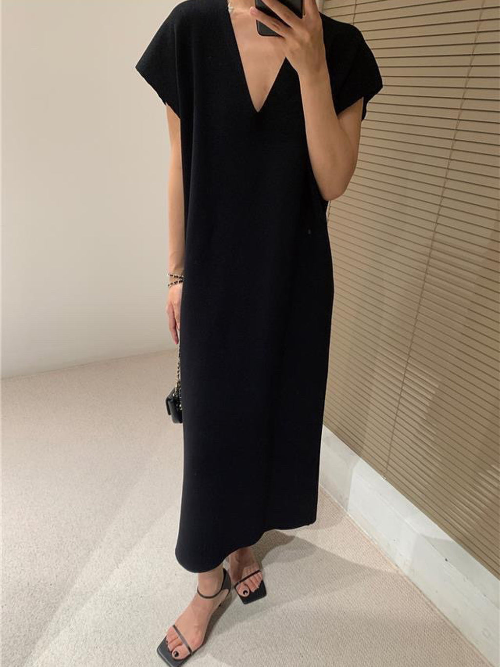 Deep V-Neck Relaxed Midi Dress — BL1106