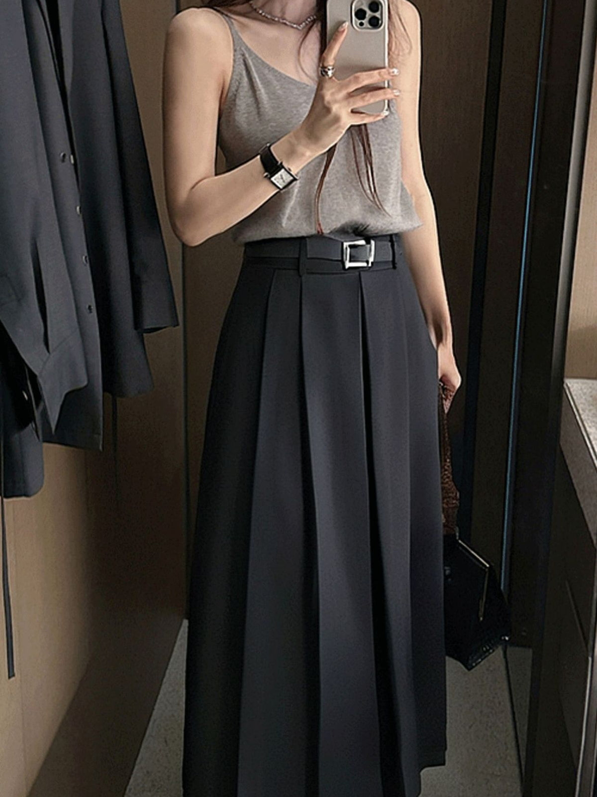 Elegant A-Line Pleated Midi Skirt — BL1122