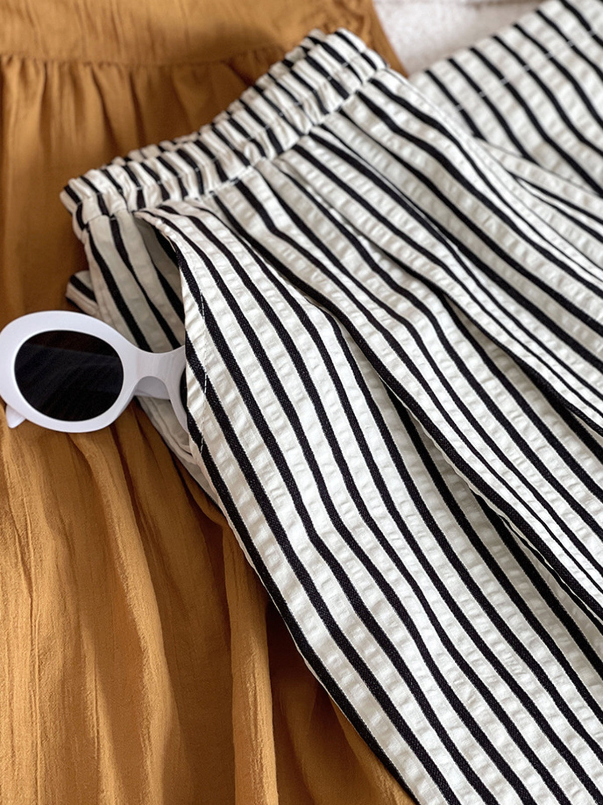 Monotone Fine Stripe Casual Pants — BL1125