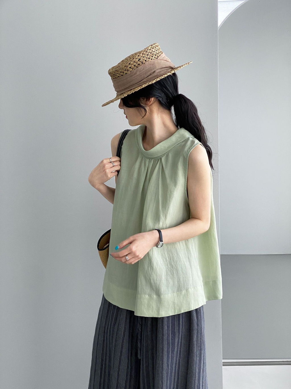 Nuance Neck Sleeveless Tops — BL1126