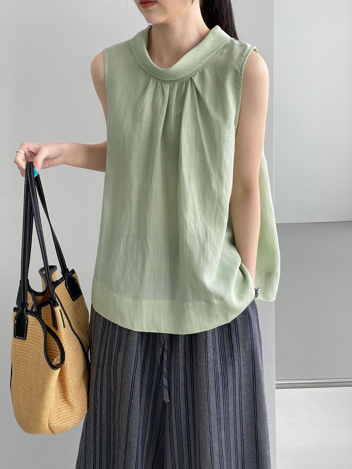 Nuance Neck Sleeveless Tops — BL1126