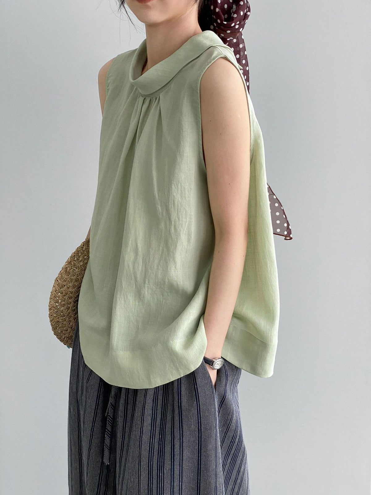 Nuance Neck Sleeveless Tops — BL1126