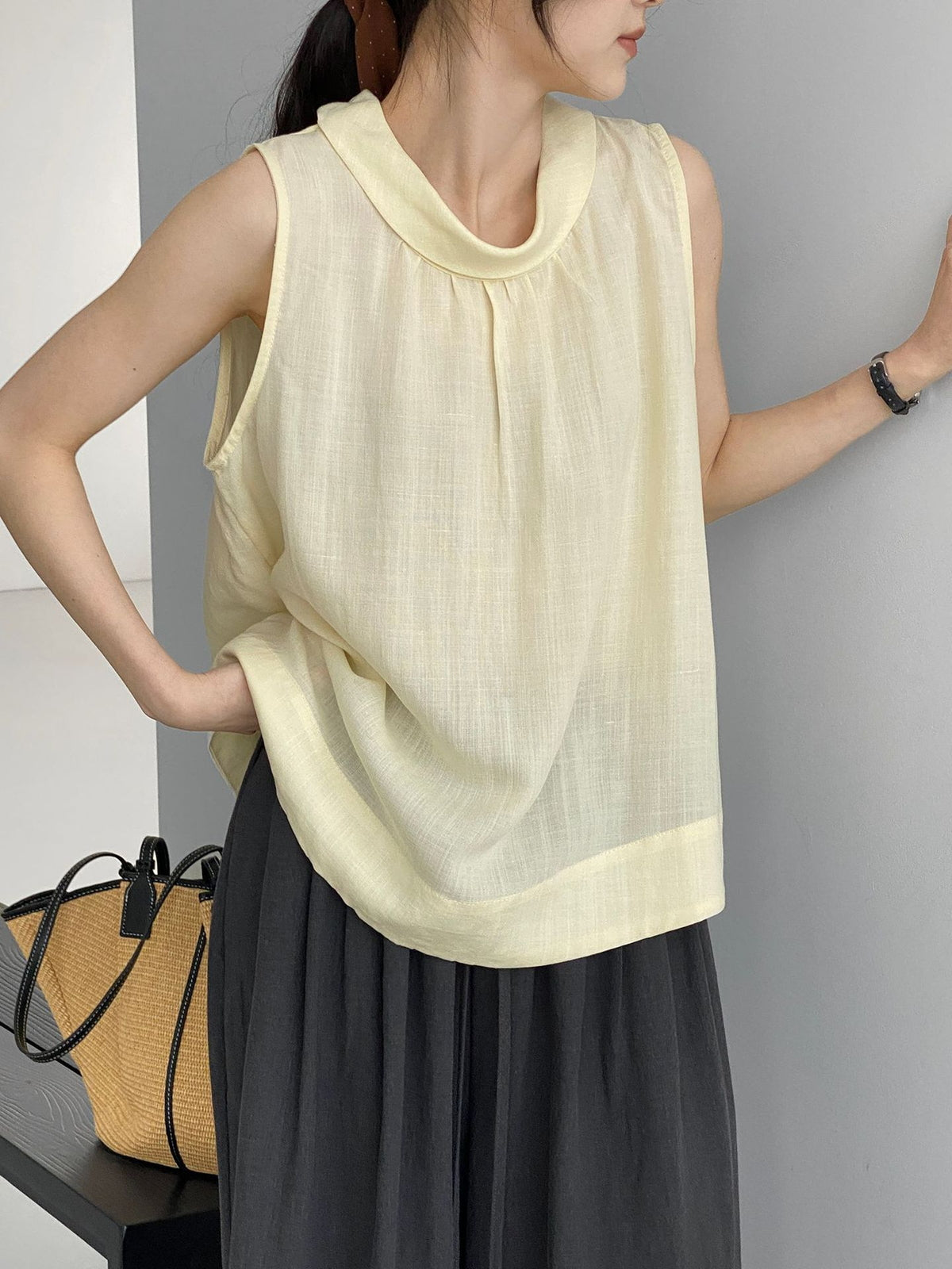 Nuance Neck Sleeveless Tops — BL1126
