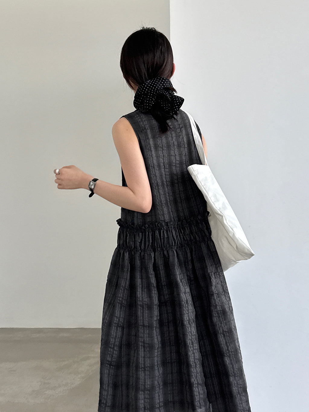 Muted Check Pattern Gathered Fluid Dress — BL1137