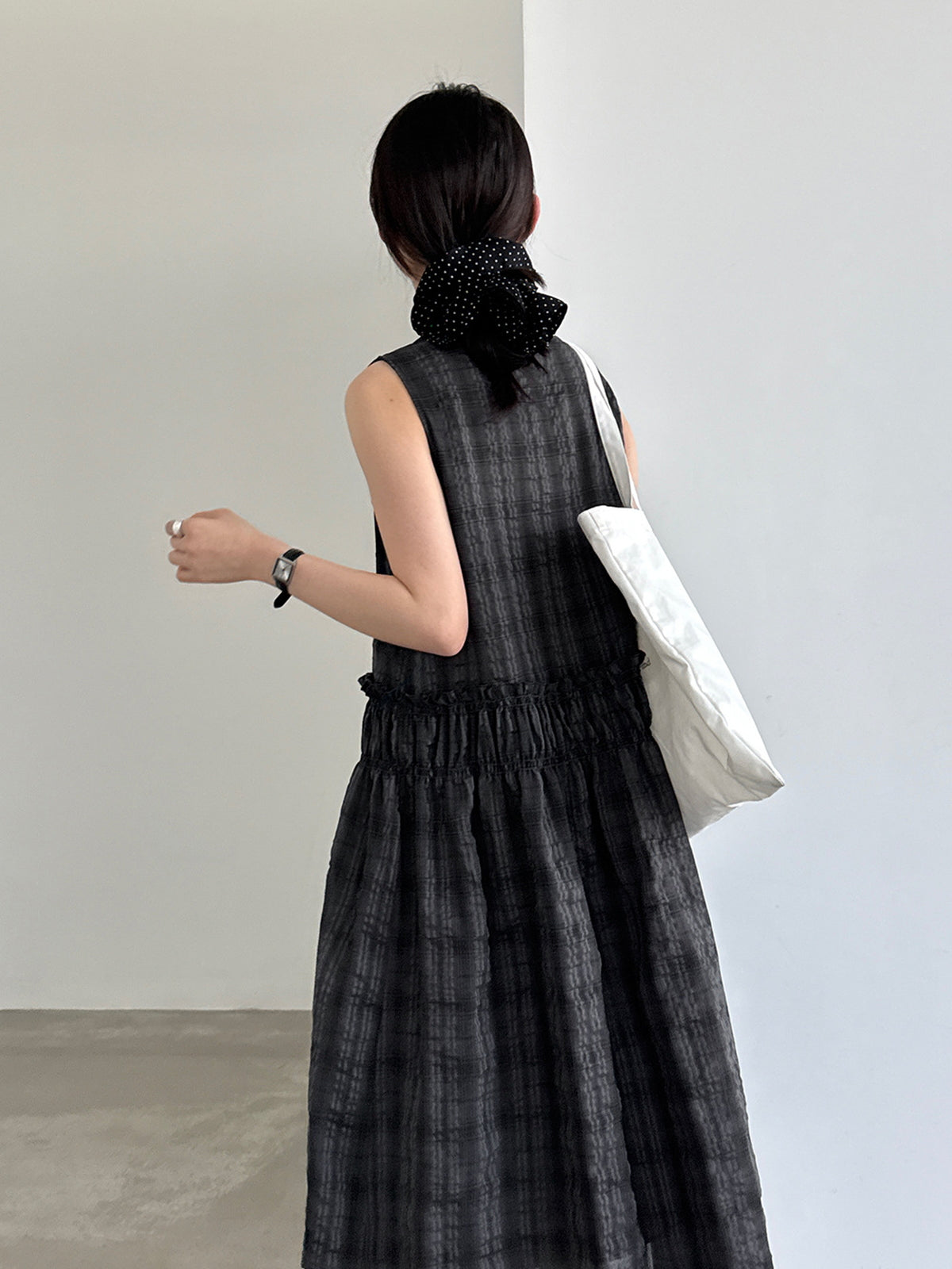Muted Check Pattern Gathered Fluid Dress — BL1137