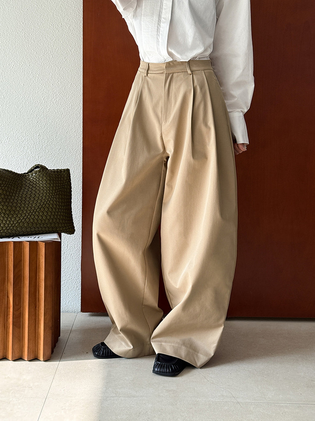 Deep Tucked Architecture Fluid Slacks — BL1141