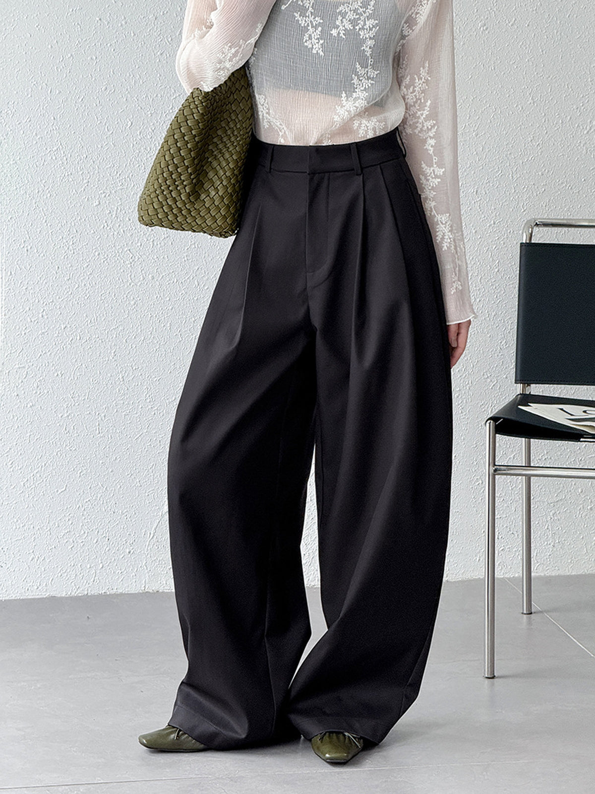Deep Tucked Architecture Fluid Slacks — BL1141