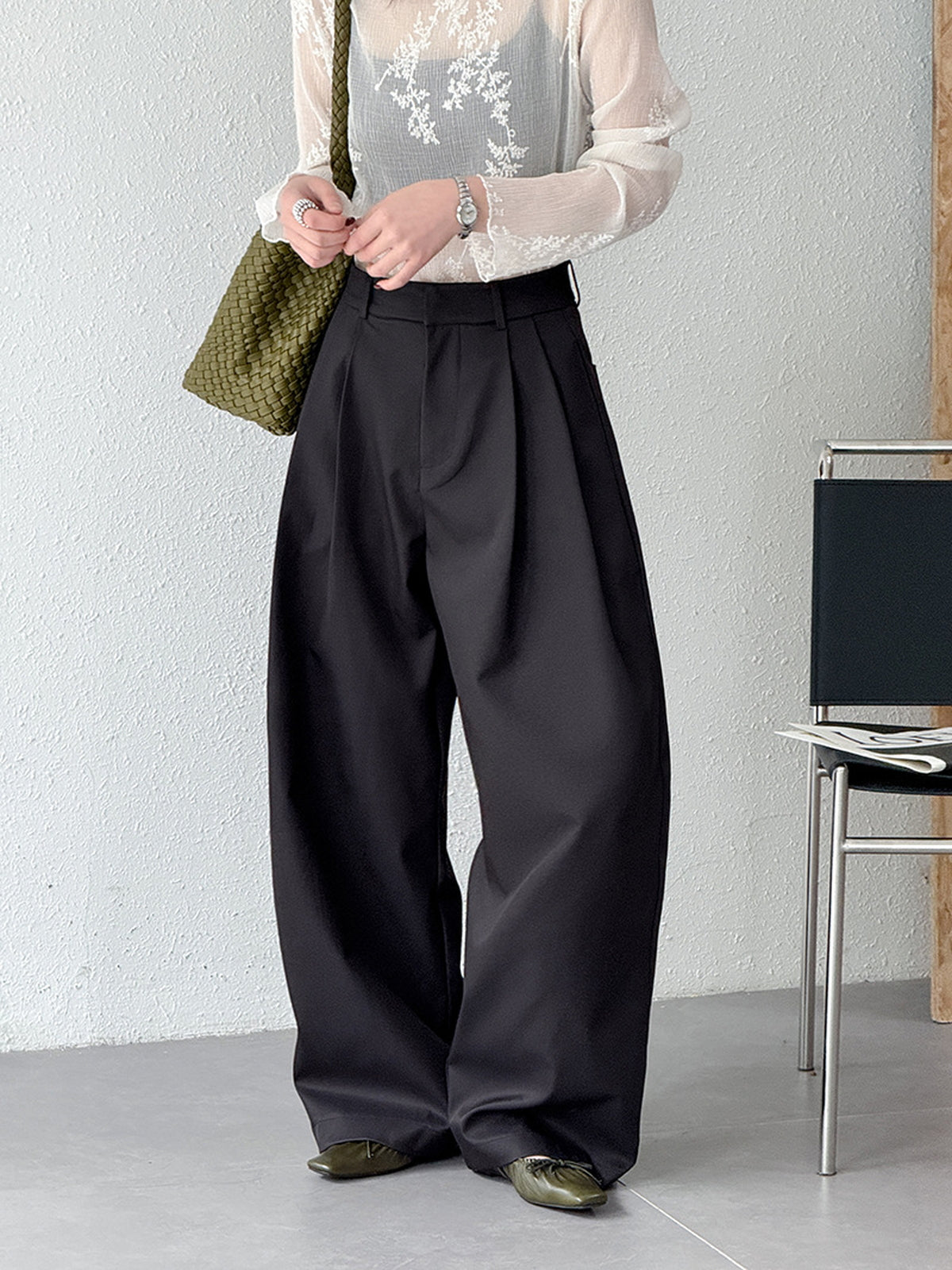 Deep Tucked Architecture Fluid Slacks — BL1141